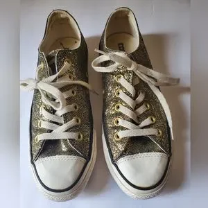 Ladies gold converse outlet